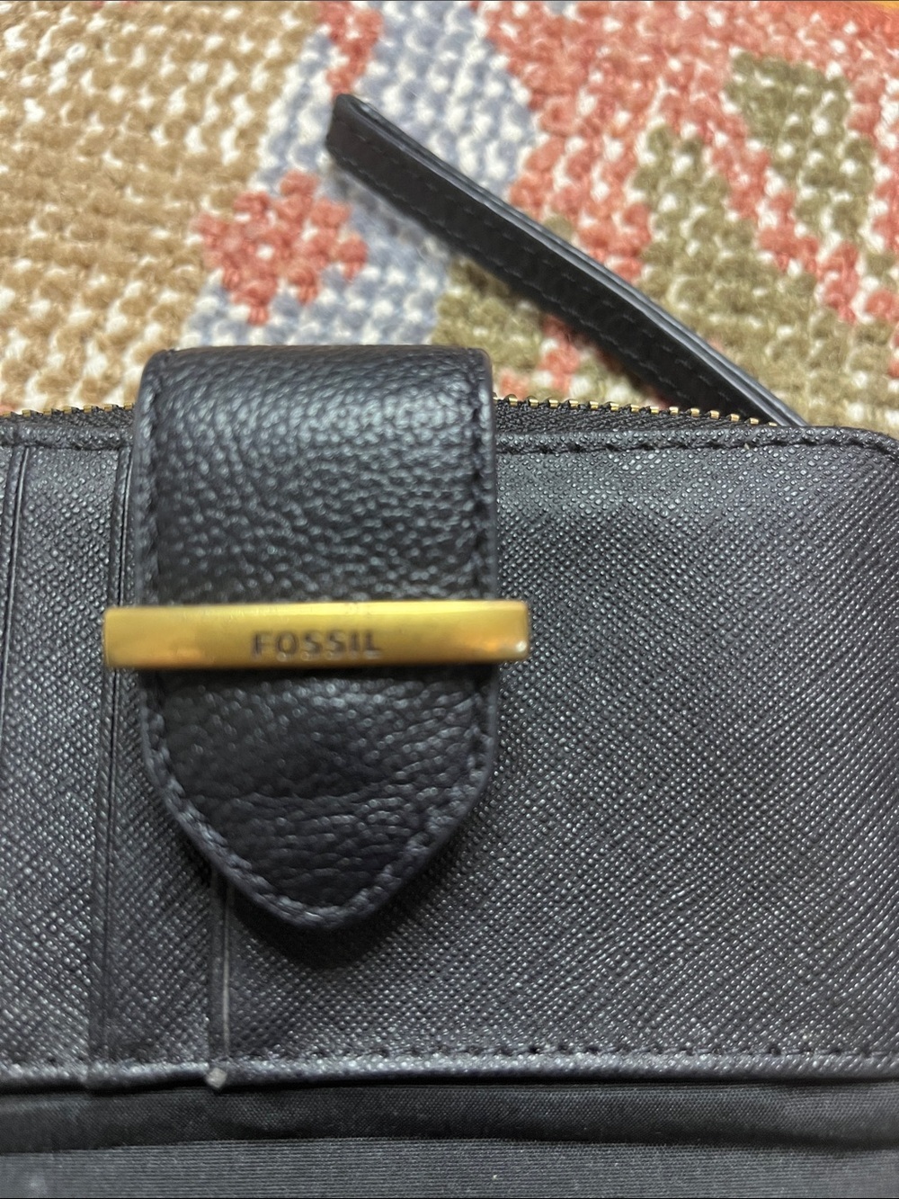 Fossil Black Leather Wristlet Wallet - Picture 11 of 12